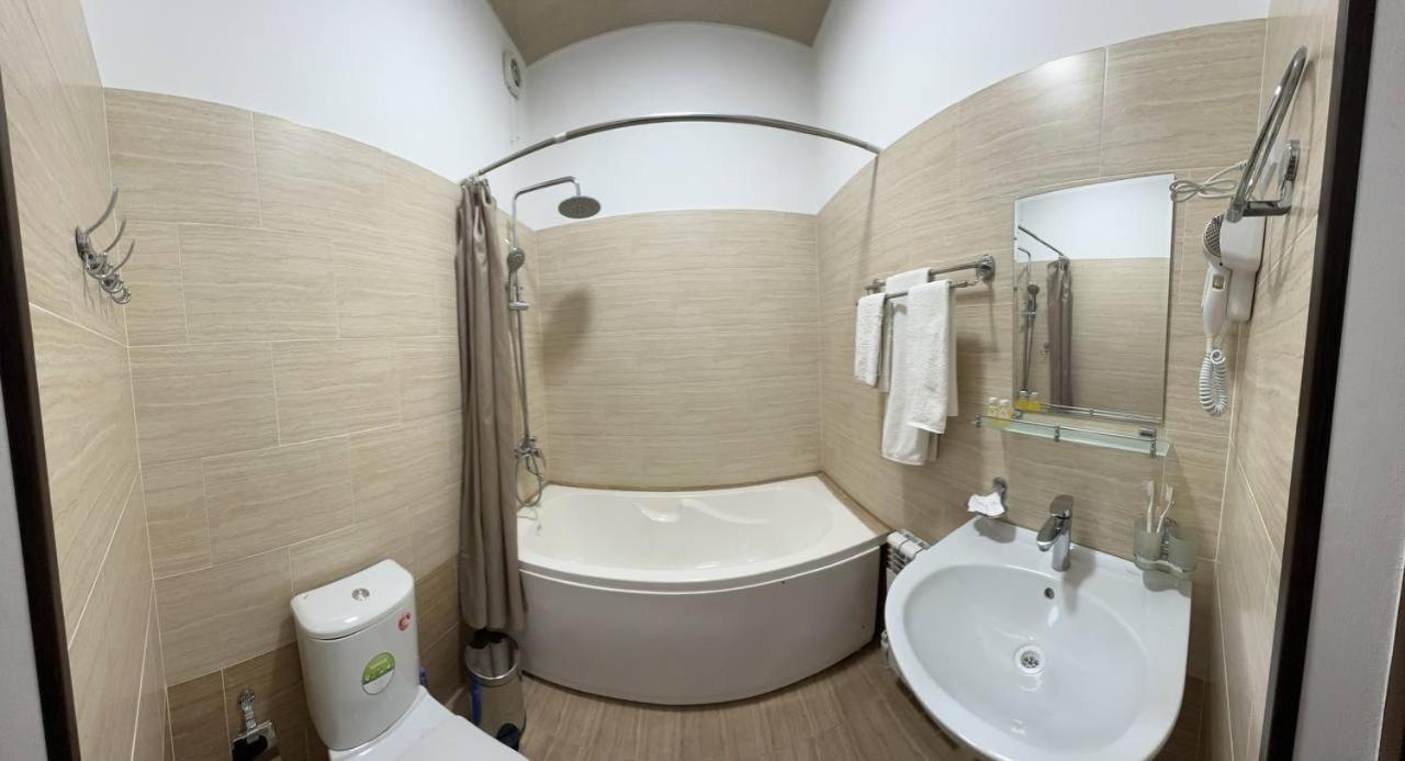 Hotel Aral Noukous Extérieur photo