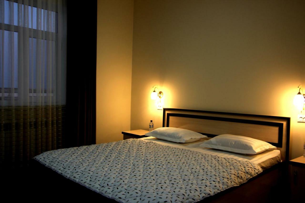Hotel Aral Noukous Extérieur photo