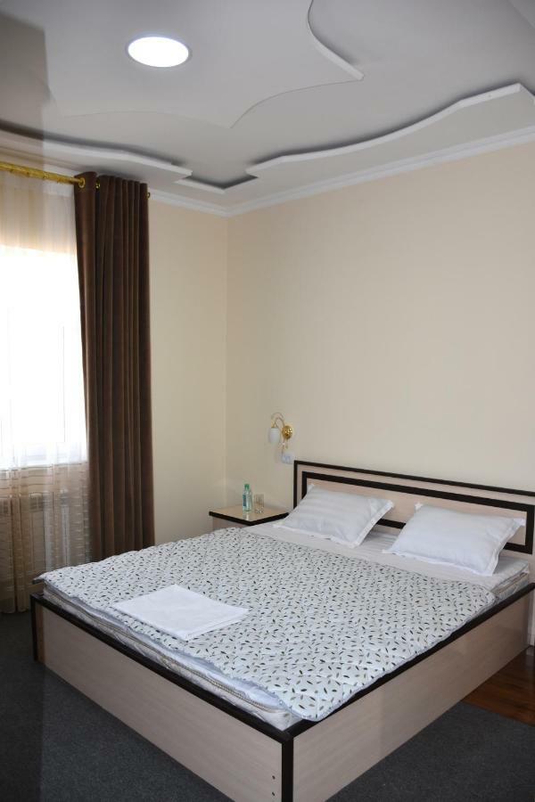 Hotel Aral Noukous Extérieur photo
