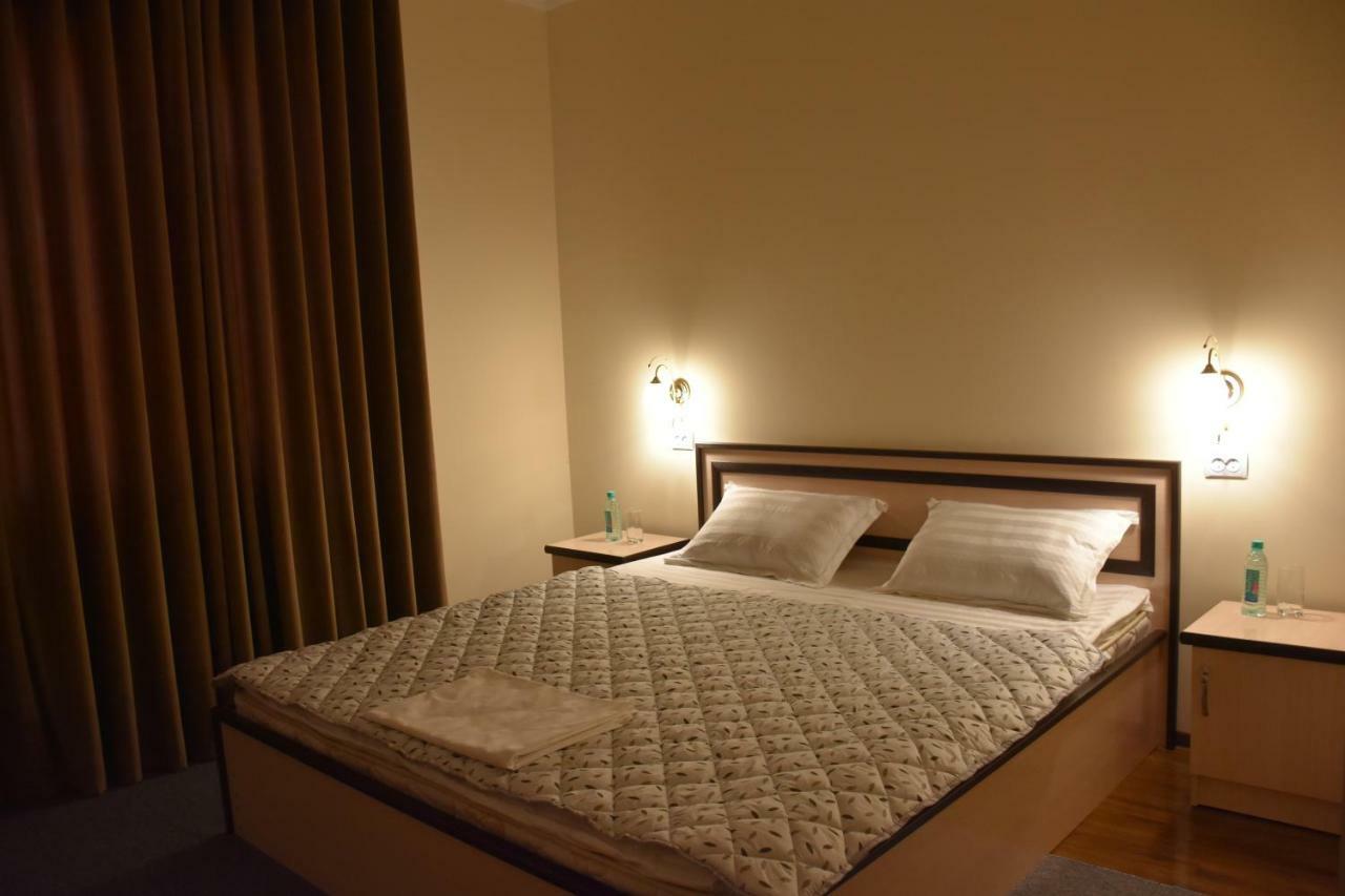 Hotel Aral Noukous Extérieur photo